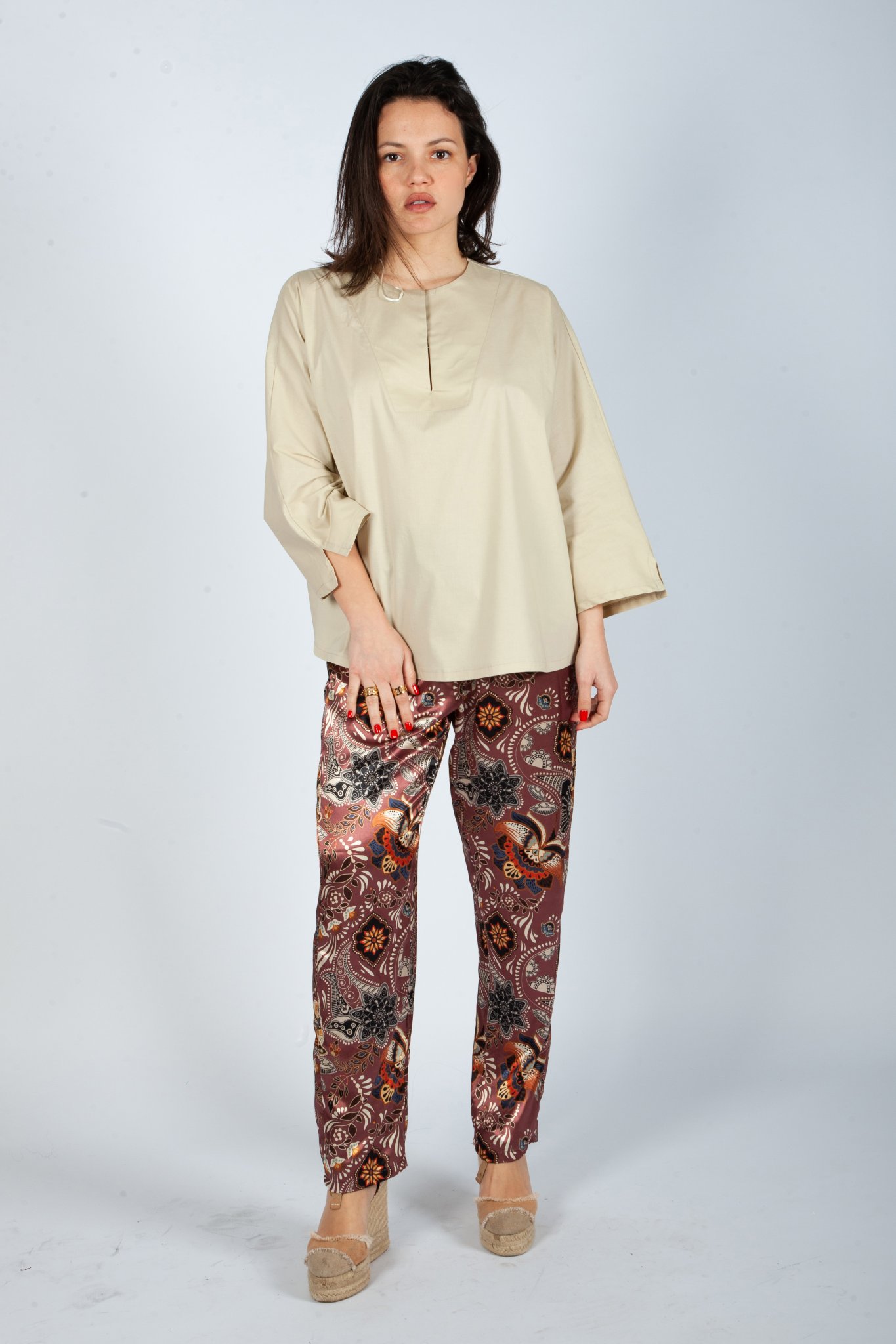 Box beige blouse