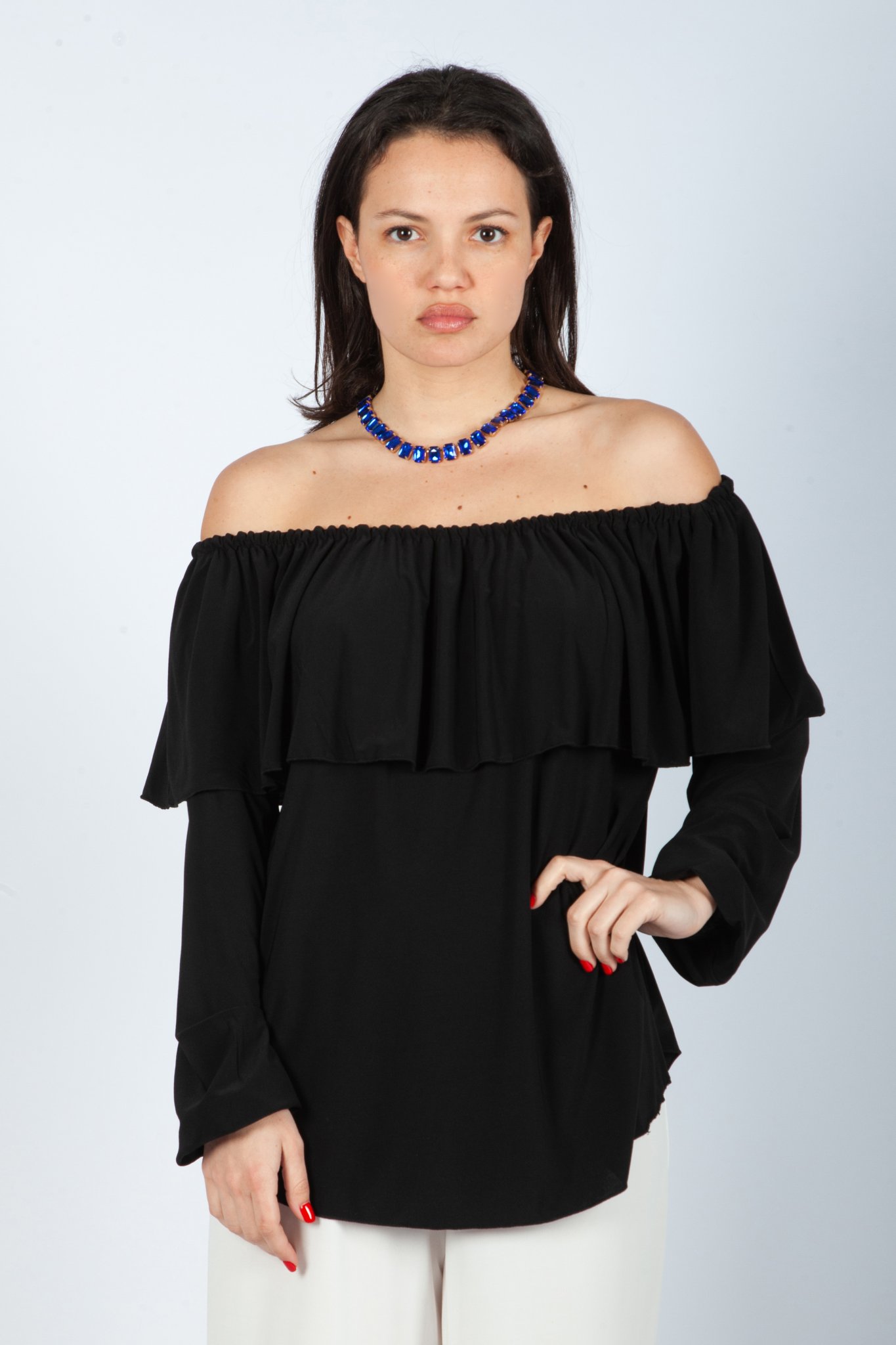 Blouse carmen in black color