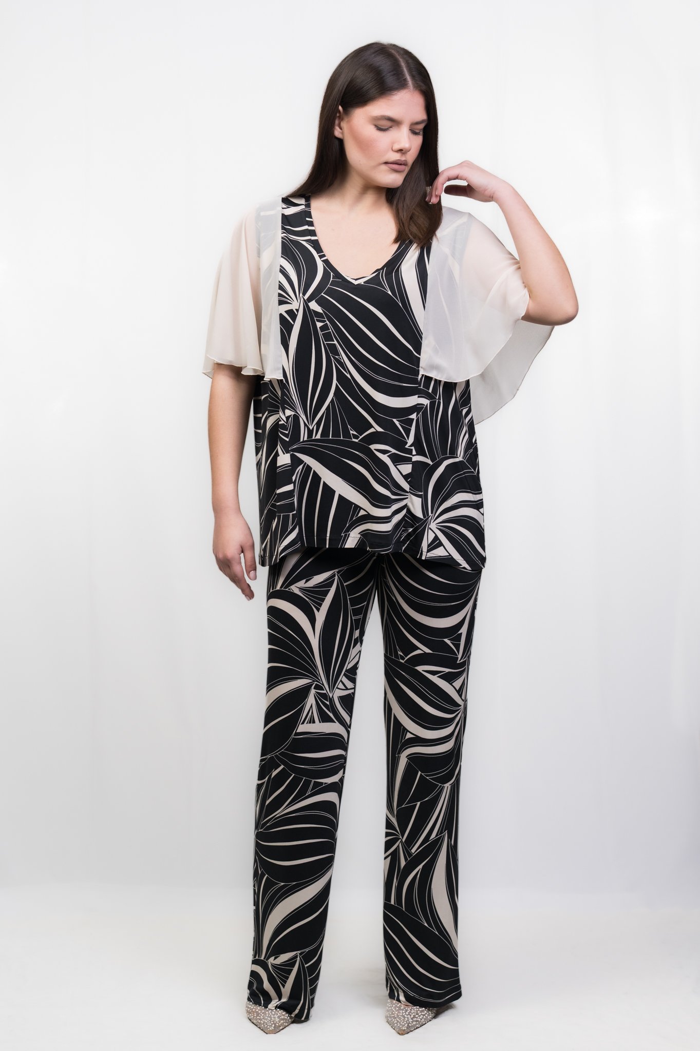 ΜΠΛΟΥΖΑ ΕΜΠΡΙΜΕ ΜΕ ΜΑΝΙΚΙΑ ΜΟΥΣΕΛΙΝΑ