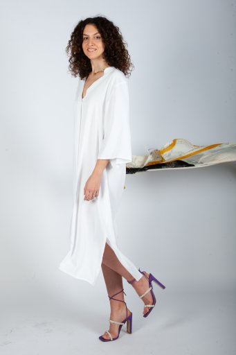 8V5 Φόρεμα λευκό με V ντεκολτέ