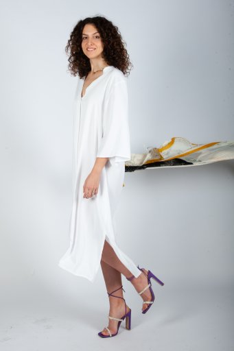 8V5 white dress with V neckline