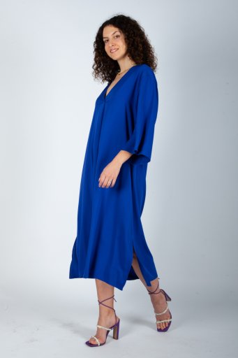 8V5 dress with V neckline