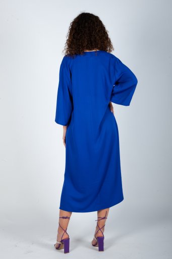 8V5 dress with V neckline