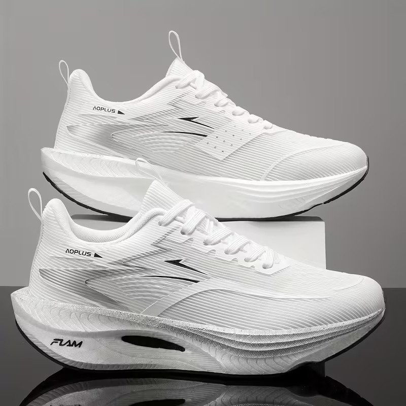 Παπούτσι αθλήτικο με ειδικό σχήμα για σωστό βάδισμα και σολα ειδικά σχεδιασμένη για περπάτημα λευκο